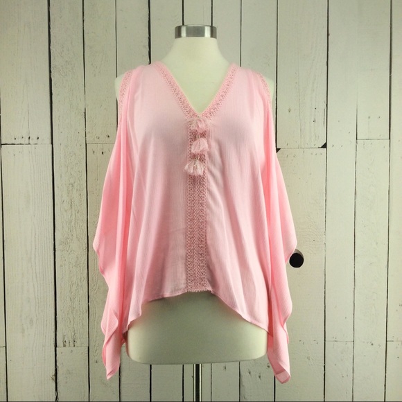 Lilly Pulitzer Tops - Lily Pulitzer cold shoulder kimono sleeve top